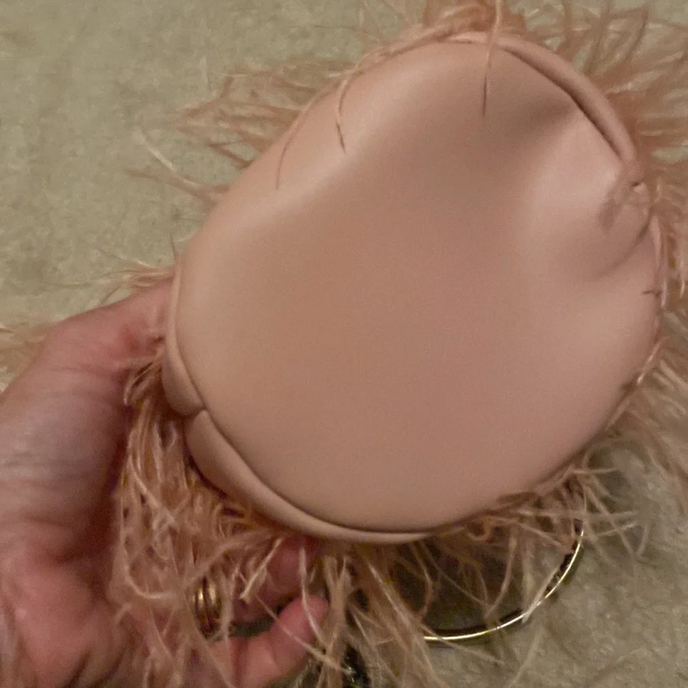 Anthropologie Evelyn feather bucket bag. NWOT - Picture 3 of 5